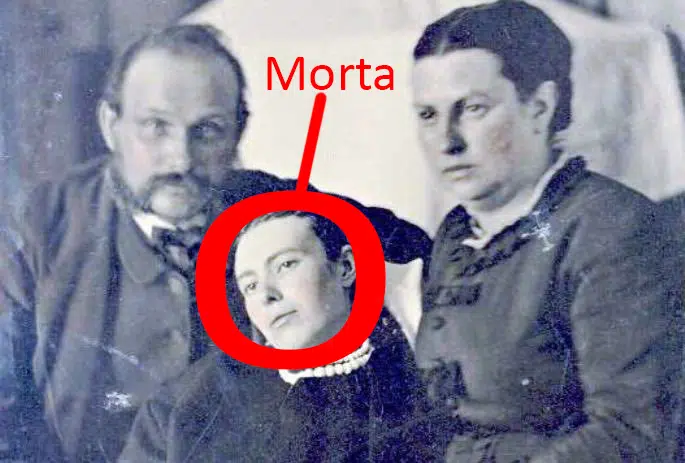 Le inquietanti foto post mortem dell’era vittoriana: i defunti ritratti come ancora in vita