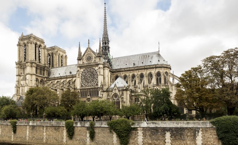3 anni fa bruciava Notre Dame, cattedrale simbolo della Francia