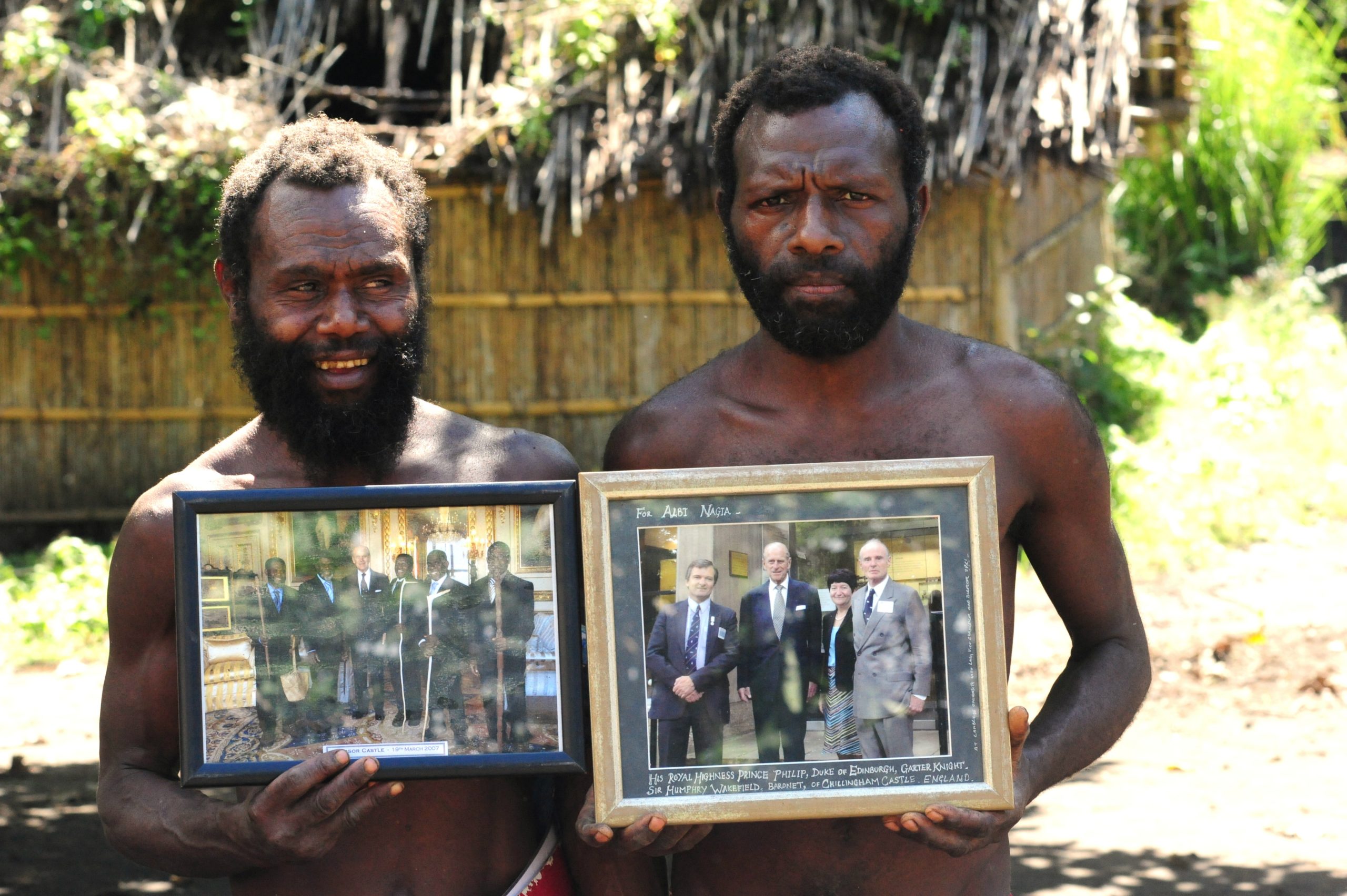 Il Principe Filippo e la venerazione in un’isola nel Pacifico