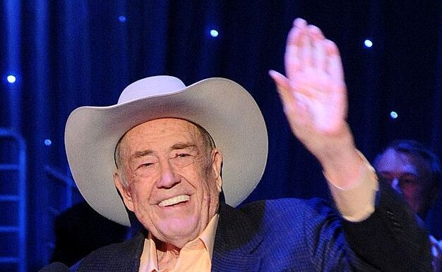 Morto Doyle Brunson: addio al mito del poker che salì in cima al mondo con 10 e 2