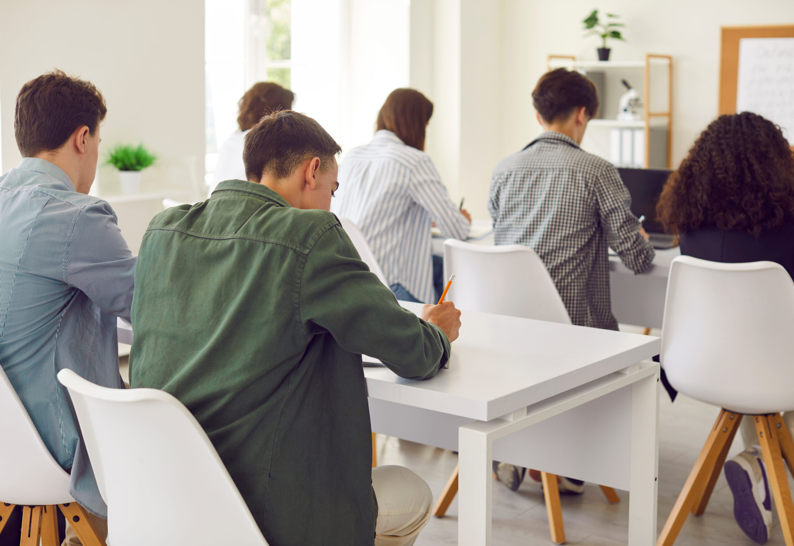 La scuola italiana è stressante: dati, cause e prospettive per un cambiamento necessario
